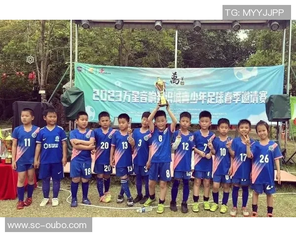 浦东足球培训班助力青少年成长提升技能与团队合作精神